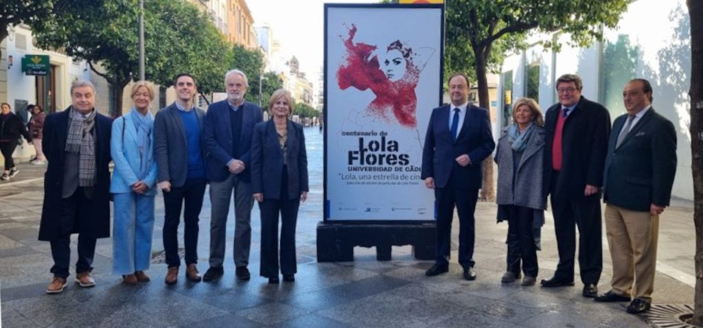 UCA y Ayuntamiento de Jerez culminan el Centenario de Lola Flores llevando al centro de la ciudad la exposición “Una estrella de cine”