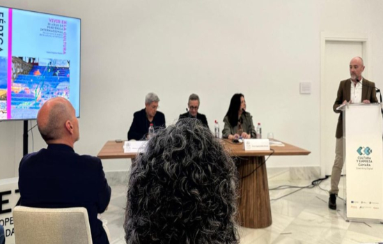 IMG Extensión Universitaria presenta el número 26 de ‘Periférica Internacional’ y el libro por el 25º aniversario de la r...