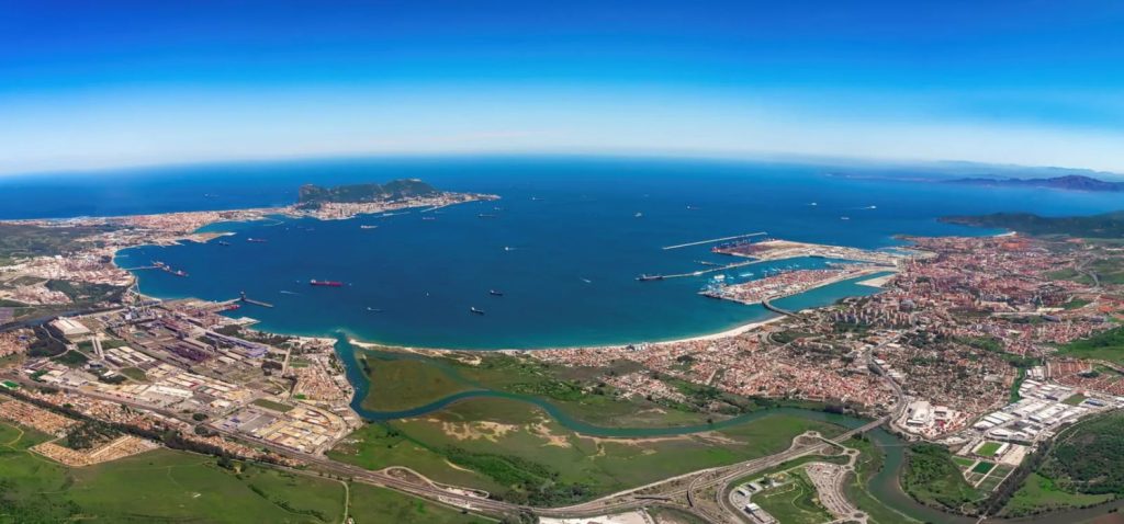 Abierta la convocatoria de becas de matrícula gratuita para la 29ª edición de los Cursos Internacionales de Otoño de la UCA en Algeciras